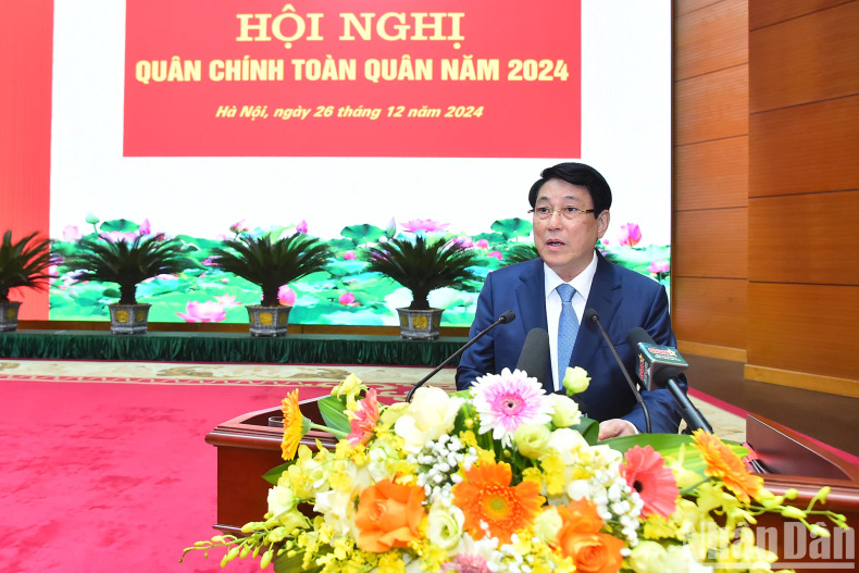 President Luong Cuong delivers a speech at the 2024 National Military-Political Conference.