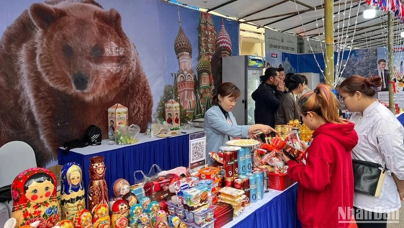 Russian cuisine is also a diverse and familiar experience for many Vietnamese people.