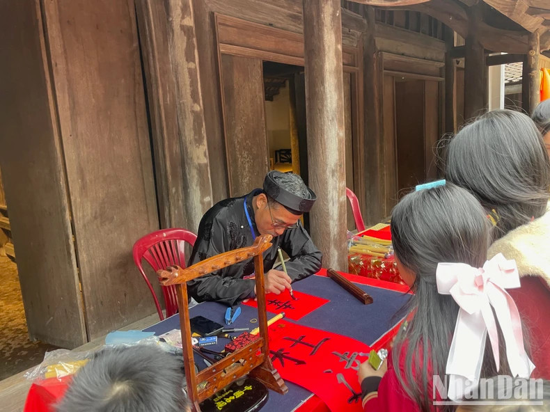 A calligrapher A calligrapher