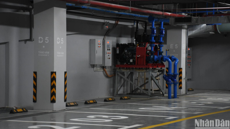 The basement system with modern parking areas has flood warnings. (Photo: ANH DAO) The basement system with modern parking areas has flood warnings. (Photo: ANH DAO)