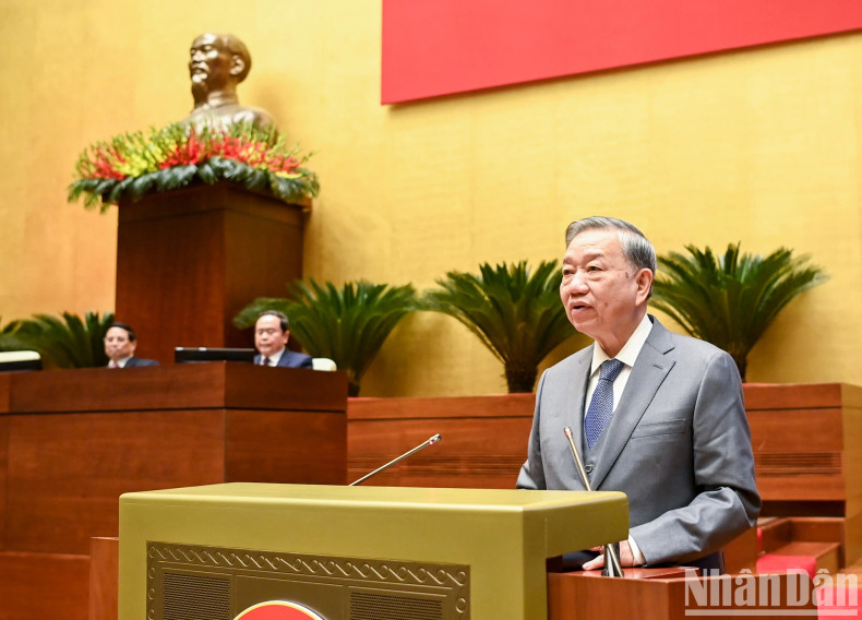 General Secretary To Lam, Head of the Central Steering Committee for Science, Technology, Innovation and Digital Transformation, delivering a speech at the conference.