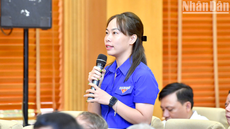 [In Pictures] Party General Secretary Nguyen Phu Trong meets voters in Hanoi ảnh 11