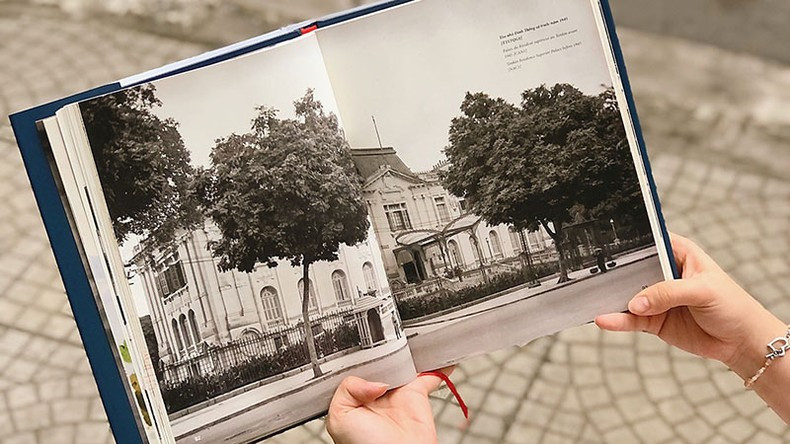 The book provides beautiful documentary photos from the early 20th century of the architectural works. The book provides beautiful documentary photos from the early 20th century of the architectural works.