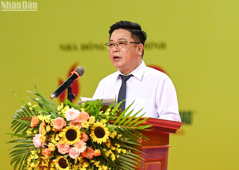 Deputy Editor-in-Chief of Nhan Dan Newspaper Que Dinh Nguyen speaks at the closing ceremony of the 41st Nhan Dan Newspaper National Table Tennis Championships, PetroVietnam Cup (PVCFC) 2023. Deputy Editor-in-Chief of Nhan Dan Newspaper Que Dinh Nguyen speaks at the closing ceremony of the 41st Nhan Dan Newspaper National Table Tennis Championships, PetroVietnam Cup (PVCFC) 2023.