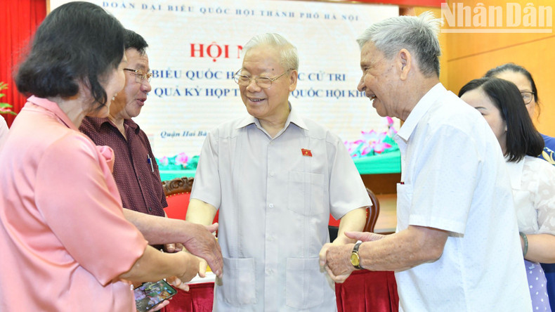 Party General Secretary Nguyen Phu Trong meets voters in Hai Ba Trung, Ba Dinh and Dong Da districts, Hanoi.