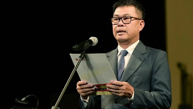 Editor-in-Chief of VietNamNet Newspaper Nguyen Van Ba delivers the opening speech. Editor-in-Chief of VietNamNet Newspaper Nguyen Van Ba delivers the opening speech.