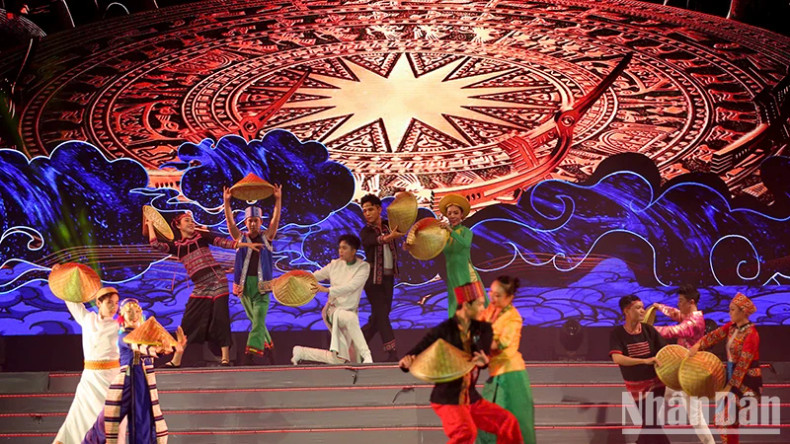 Art programme celebrates the 79th anniversary of the August Revolution (August 19, 1945 - 2024), the 79th anniversary of the Saigon Uprising to seize power (August 25, 1945 - 2024) and National Day (September 2, 1945 - 2024).