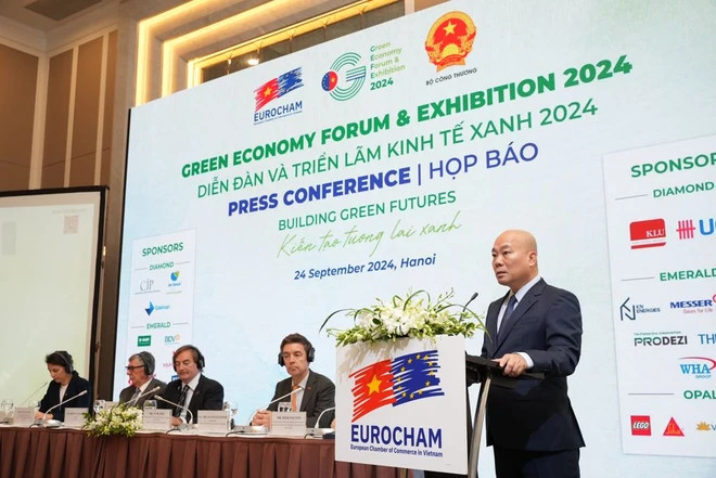 Vu Ba Phu, Director General of the Vietnam Trade Promotion Agency (VIETRADE), Ministry of Industry and Trade speaks at the event. (Photo: EuroCham) Vu Ba Phu, Director General of the Vietnam Trade Promotion Agency (VIETRADE), Ministry of Industry and Trade speaks at the event. (Photo: EuroCham)