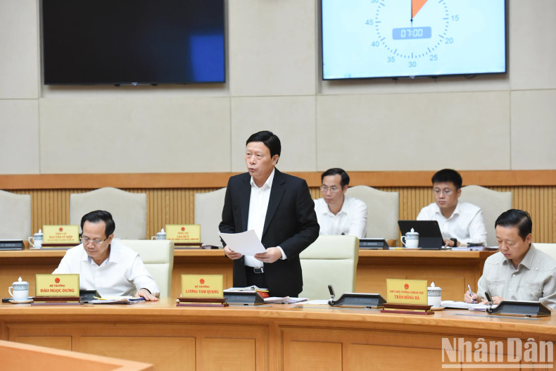 Deputy Minister of Public Security Le Quoc Hung speaks.