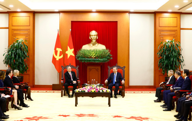 The meeting between Party General Secretary To Lam and US Senator Steven David Daines in Hanoi on March 20 (Photo: VNA)