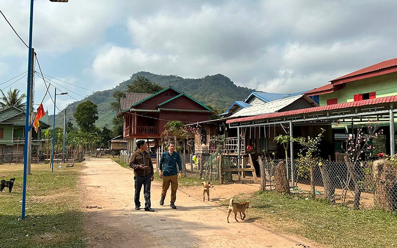 The lives of people in Thuan 1 Village have changed a lot, but domestic water remains a difficult problem. The lives of people in Thuan 1 Village have changed a lot, but domestic water remains a difficult problem.