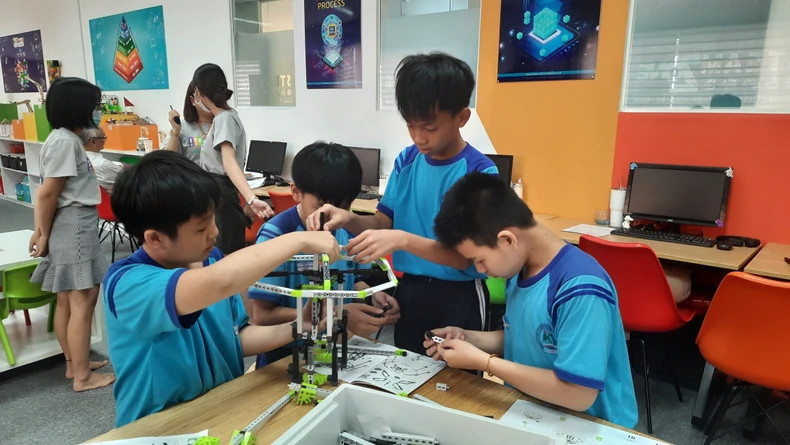 Students experience at the STEAMZone Centre at Quang Trung Software Park, Ho Chi Minh City (Photo: CAO TAN) Students experience at the STEAMZone Centre at Quang Trung Software Park, Ho Chi Minh City (Photo: CAO TAN)
