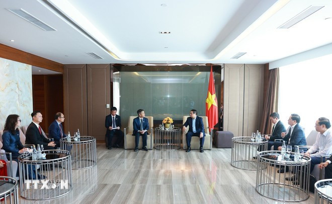 Prime Minister Pham Minh Chinh receives Kulachet Dharachandra, General Director of Long Son Petrochemical Company Limited (Thailand) (Photo: VNA) Prime Minister Pham Minh Chinh receives Kulachet Dharachandra, General Director of Long Son Petrochemical Company Limited (Thailand) (Photo: VNA)
