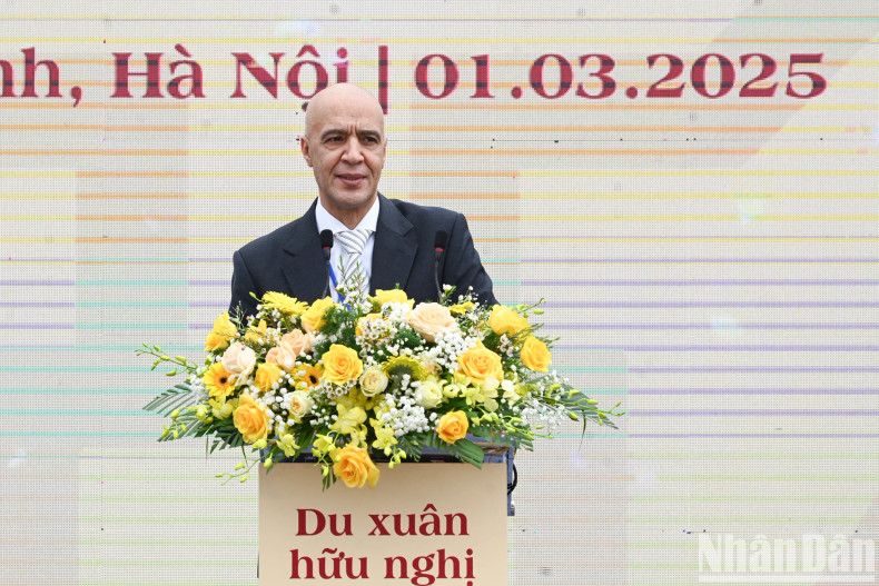 Ambassador of the Kingdom of Morocco Jamale Chouaibi, Deputy Head of the Diplomatic Corps in Vietnam, speaks at the event. Ambassador of the Kingdom of Morocco Jamale Chouaibi, Deputy Head of the Diplomatic Corps in Vietnam, speaks at the event.