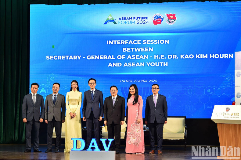 Delegates at the dialogue