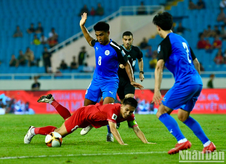 Vietnam struggled to break down a well-organised Filipino defence. Vietnam struggled to break down a well-organised Filipino defence.