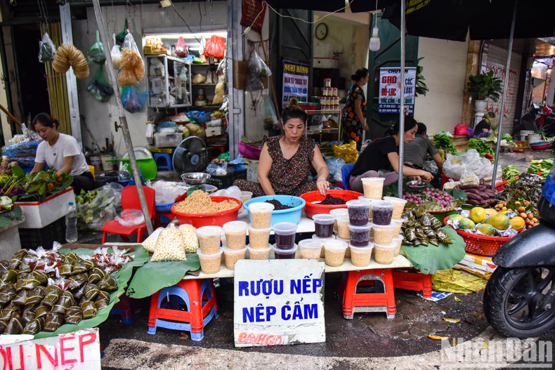 According to traditional belief, these are indispensable dishes to offer to ancestors on the occasion. According to traditional belief, these are indispensable dishes to offer to ancestors on the occasion.