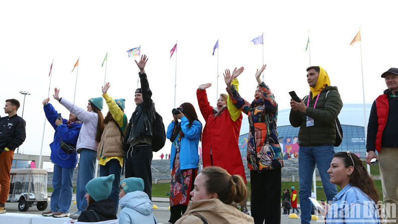 Taking place in Sochi from March 1 to 7, World Youth Festival brings together around 20,000 people from more than 180 countries and territories around the world. The festival features around 800 events, attracting the participation of 1,500 speakers and hundreds of professional athletes, artists, designers, and craftsmen. Taking place in Sochi from March 1 to 7, World Youth Festival brings together around 20,000 people from more than 180 countries and territories around the world. The festival features around 800 events, attracting the participation of 1,500 speakers and hundreds of professional athletes, artists, designers, and craftsmen.