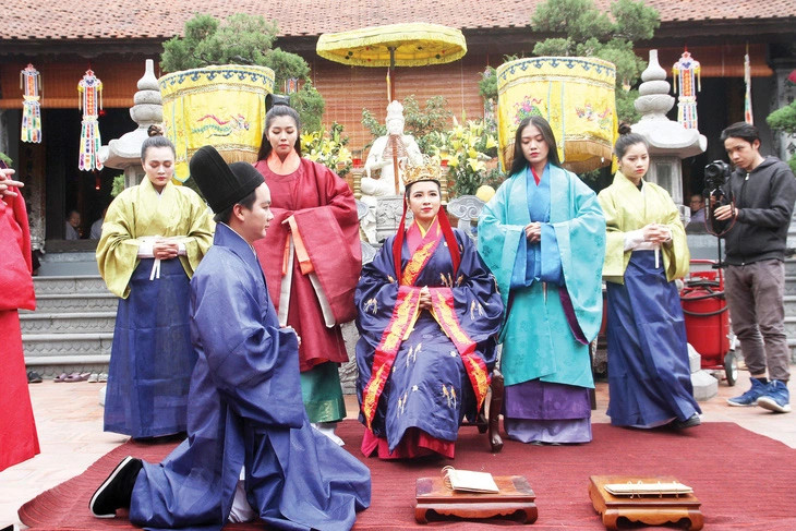 The coronation of the Queen Mother under the later Le Dynasty (1437-1471) was reproduced by members of the Vietnam Centre group (Source: VNA)