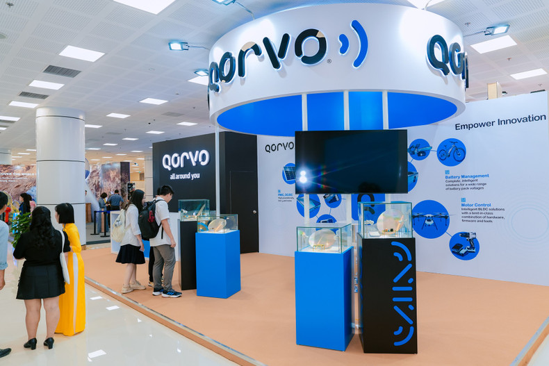 The Innovate Vietnam 2024 also features booths exhibiting breakthrough achievements in the semiconductor industry of the world's leading technology corporations, such as Qorvo, AMD, Intel, NVIDIA, and Cadence.