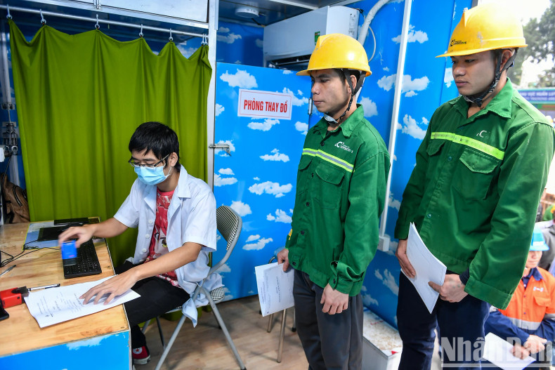 At the event, workers also receive free health examinations and consultation sessions.