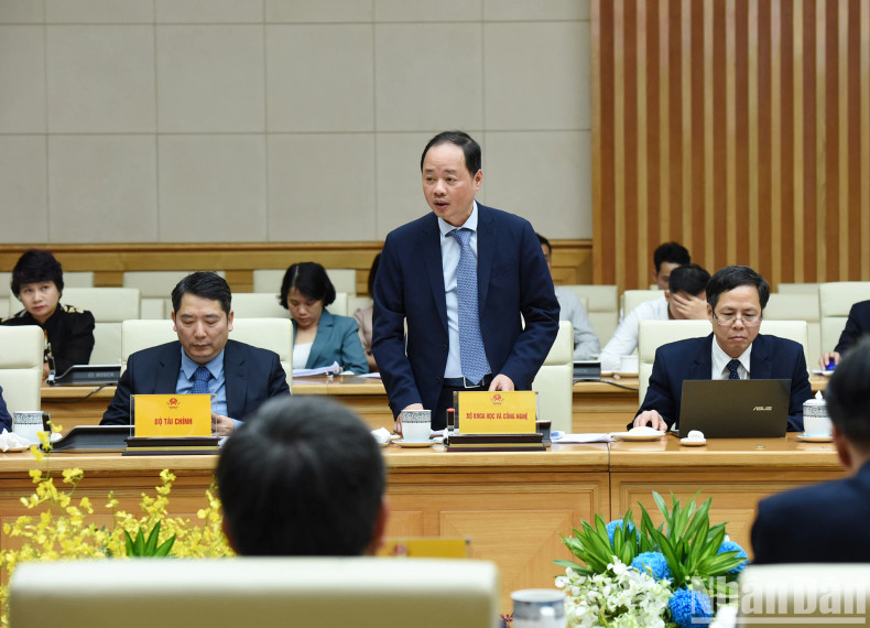 Deputy Minister of Science and Technology Tran Hong Thai speaking at the meeting. Deputy Minister of Science and Technology Tran Hong Thai speaking at the meeting.