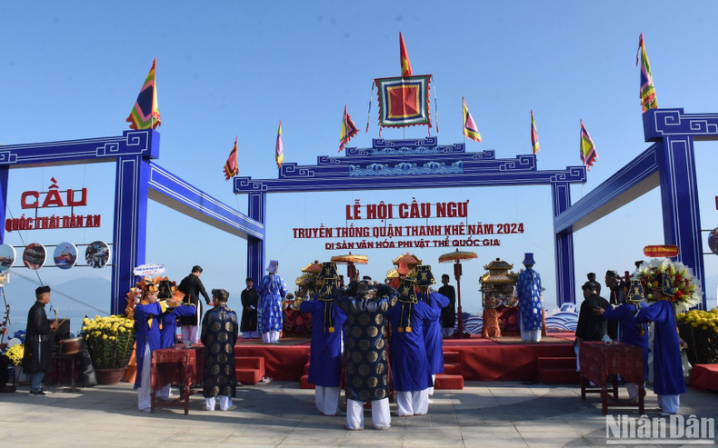 It aims to worship the whale — the sea god who is believed to protect fishermen from dangers during their offshore fishing trips. It also conveys people’s wishes for favourable weather conditions and bountiful catches. It aims to worship the whale — the sea god who is believed to protect fishermen from dangers during their offshore fishing trips. It also conveys people’s wishes for favourable weather conditions and bountiful catches.