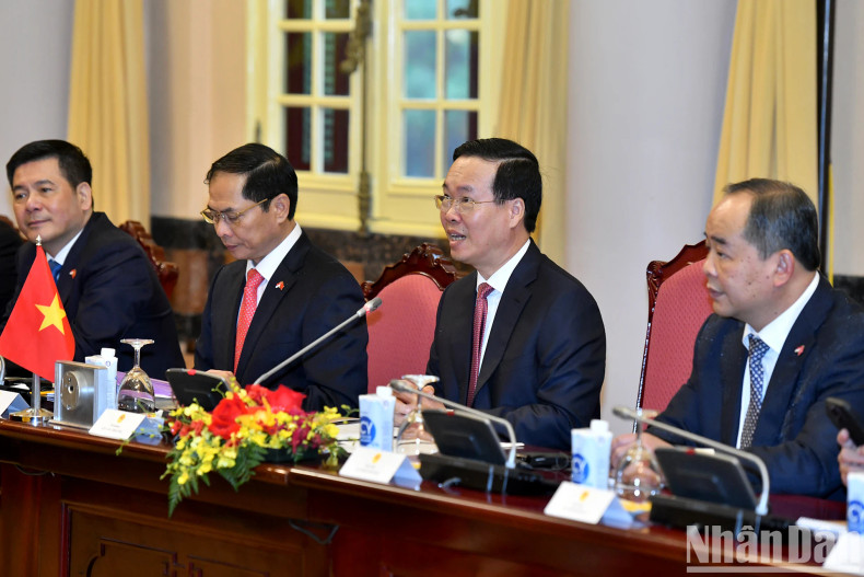 President Vo Van Thuong speaks at the talks.