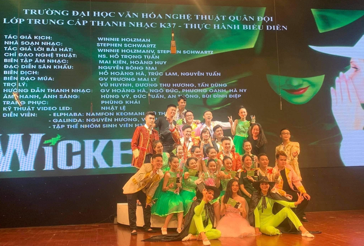 Students and lecturers of the Vocal Arts Faculty of the Military University of Culture and Arts pose for a group photo after delivering the musical ‘Wicked’ (Photo: Vocal Arts Faculty of the Military University of Culture and Arts)