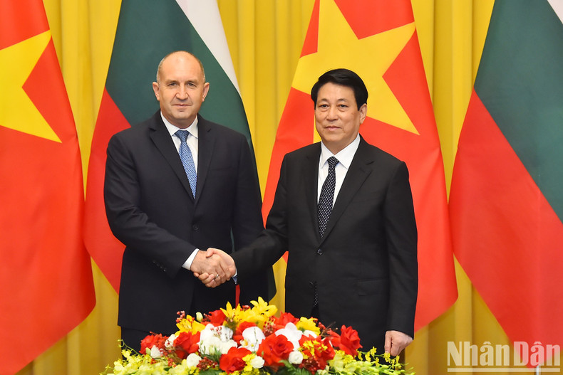 President Luong Cuong and Bulgarian President Rumen Radev at the talks. President Luong Cuong and Bulgarian President Rumen Radev at the talks.