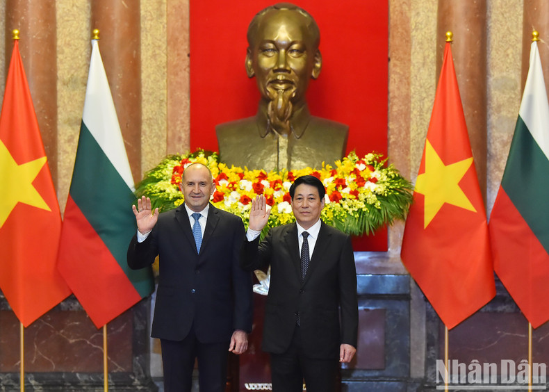 This is the first visit to Vietnam by a Bulgarian president in 11 years and also the first trip to the Southeast Asian country by President Radev. This is the first visit to Vietnam by a Bulgarian president in 11 years and also the first trip to the Southeast Asian country by President Radev.