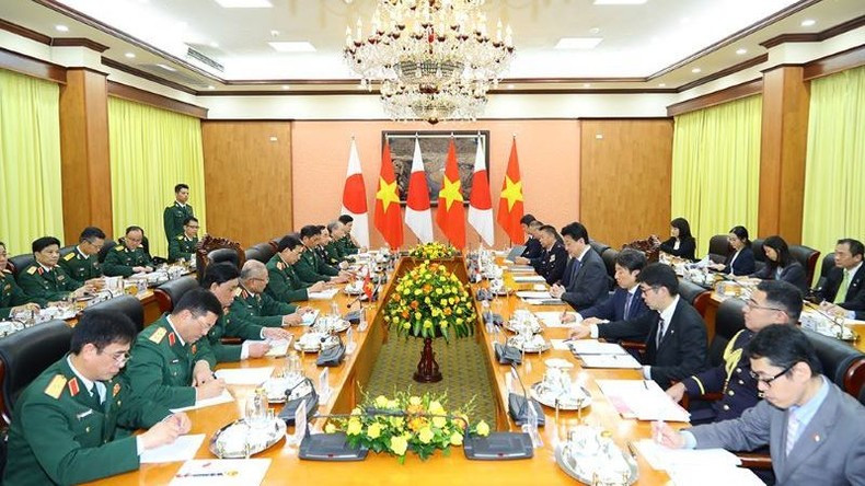 Minister of National Defence General Phan Van Giang held talks with Japanese Defence Minister Kihara Minoru in Hanoi on August 6, during which they touched upon cooperation orientations. (Photo: VNA)