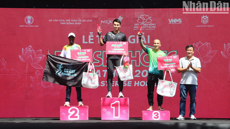 Huynh Anh Khoi came first in the 42km event with a time of 2 hours 36 minutes 19 seconds.