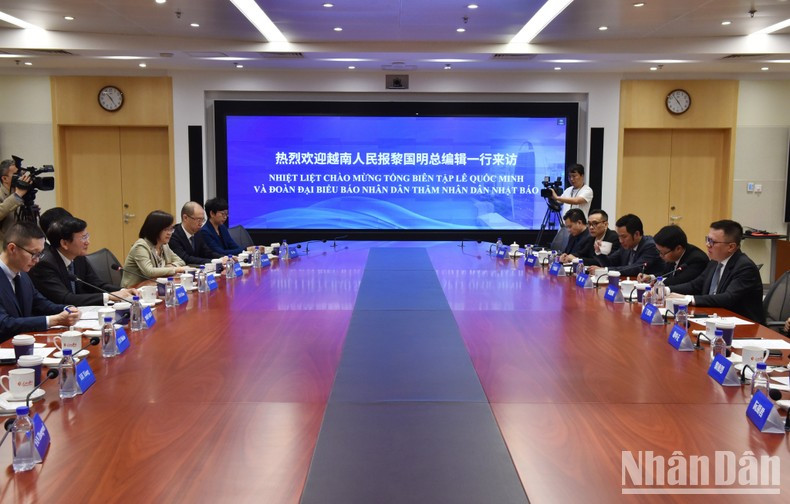 Delegates at the talks Delegates at the talks