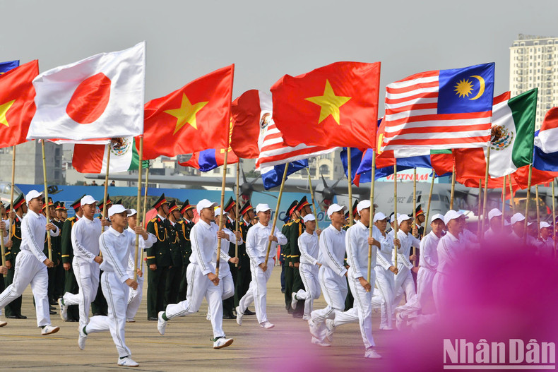 An art performance at the opening ceremony.