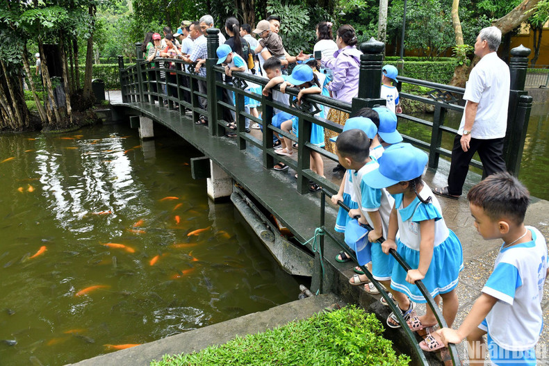 In front of the house is a pond where Ho Chi Minh often fed fish as a way of relaxation.