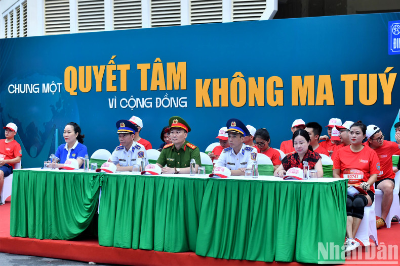 The event was among a series of activities in response to the 2024 Action Month for Drug Prevention and Control, which is co-organised by the Ministry of Public Security and the Hanoi People's Committee. The event was among a series of activities in response to the 2024 Action Month for Drug Prevention and Control, which is co-organised by the Ministry of Public Security and the Hanoi People's Committee.