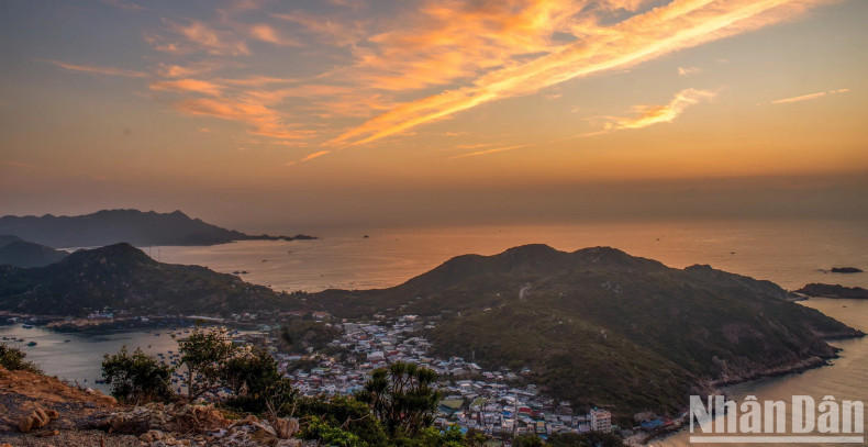 Dawn at Cam Ranh Port, Khanh Hoa Province. Dawn at Cam Ranh Port, Khanh Hoa Province.