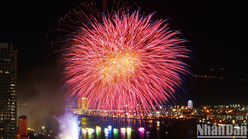 Their performance at DIFF showcases the landscape and culture of China, with traditional Chinese music and impressive high-range fireworks. Their performance at DIFF showcases the landscape and culture of China, with traditional Chinese music and impressive high-range fireworks.