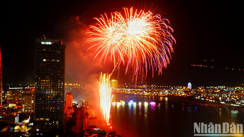 DIFF’s jury board will soon announce the two best teams for the final night, on July 13. The final night will be broadcast live on Vietnam Television’s Channel 1. DIFF’s jury board will soon announce the two best teams for the final night, on July 13. The final night will be broadcast live on Vietnam Television’s Channel 1.