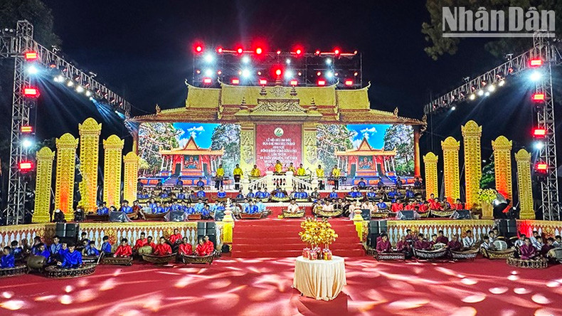A performance of 'ngu am' music at Ooc Om Boc Festival 2024 in Soc Trang Province A performance of 'ngu am' music at Ooc Om Boc Festival 2024 in Soc Trang Province