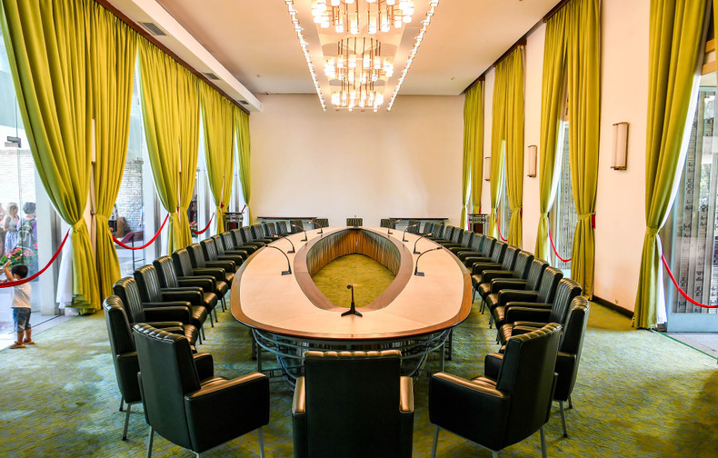 The cabinet meeting room The cabinet meeting room