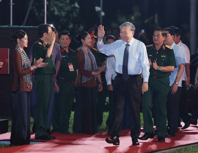 Party General Secretary To lam, who is also Secretary of the Central Military Commission, attends the event. (Photo: VNA) Party General Secretary To lam, who is also Secretary of the Central Military Commission, attends the event. (Photo: VNA)