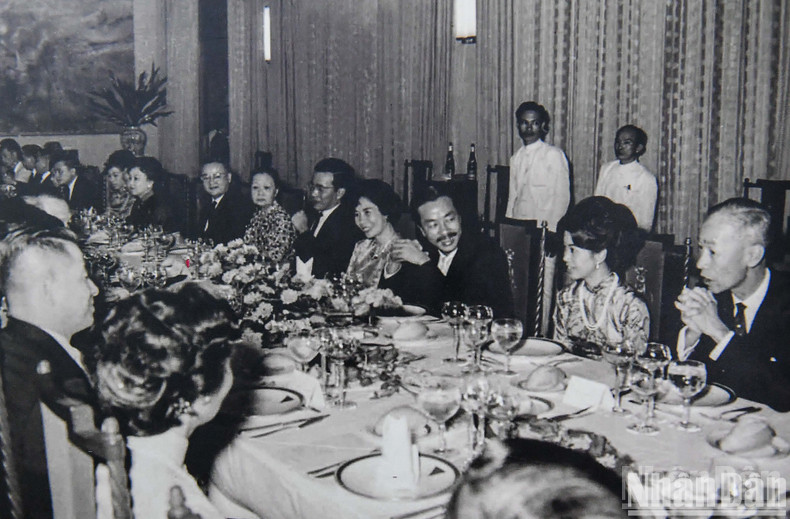 The grand banquet hall, which hosted over 100 guests and important events such as the inauguration of President Nguyen Van Thieu in 1967. The grand banquet hall, which hosted over 100 guests and important events such as the inauguration of President Nguyen Van Thieu in 1967.