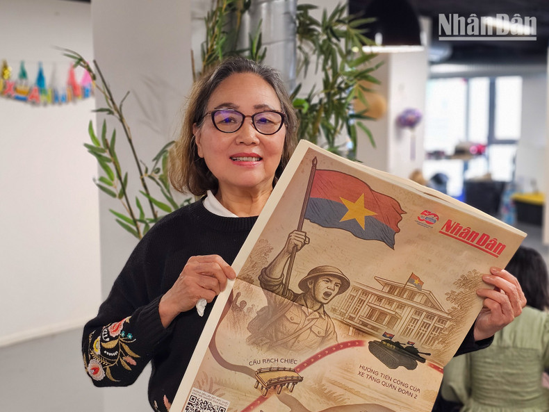 Pham Thi Luan, who has lived and worked in France for 36 years, said she was excited to have this special publication. Pham Thi Luan, who has lived and worked in France for 36 years, said she was excited to have this special publication.