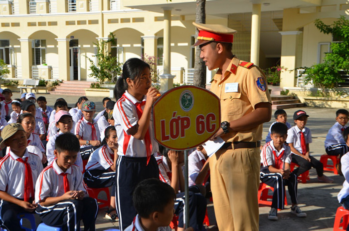 At a traffic safety education programme has been implemented for secondary school students (Photo: hanoi.gov.vn) At a traffic safety education programme has been implemented for secondary school students (Photo: hanoi.gov.vn)