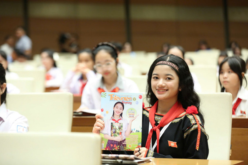 H'Mon E Ban at the second mock session of the “Children’s National Assembly” in Ha Noi in September 2024 (Photo: thieunien.vn)