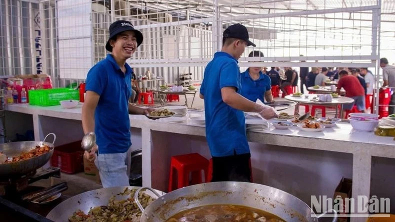 The daily routine of the kitchen team begins at 4 AM, preparing meals for hundreds of workers.