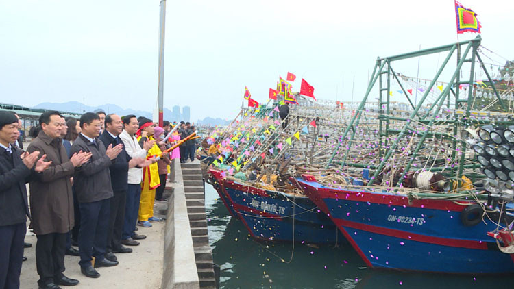 Fishermen in Quang Ninh Province return to the sea after the Lunar New Year, hoping for good catches and calm seas. (Photo: Hai Ha) Fishermen in Quang Ninh Province return to the sea after the Lunar New Year, hoping for good catches and calm seas. (Photo: Hai Ha)