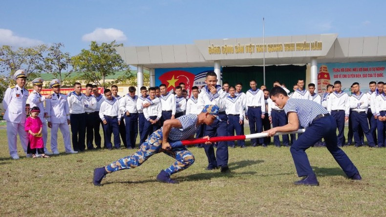 During Tet, various entertainment activities are organised for the soldiers